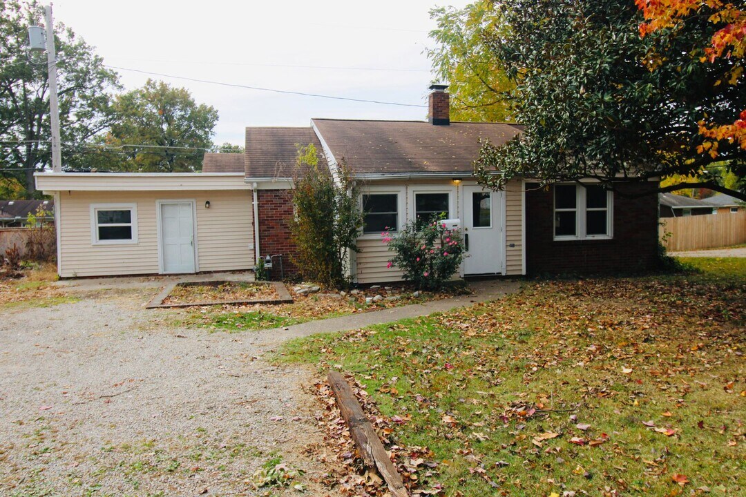 2167 Washington Ave in Evansville, IN - Building Photo