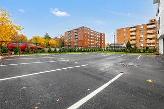 74 Clarendon Place in Hackensack, NJ - Building Photo - Building Photo