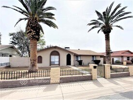 3751 W Shangri-la Rd in Phoenix, AZ - Building Photo