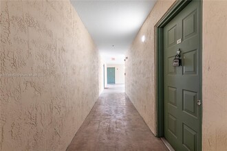 450 S Park Rd in Hollywood, FL - Building Photo - Building Photo