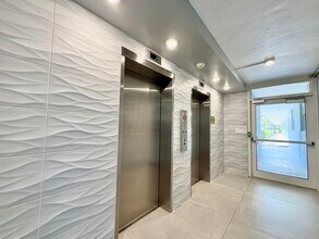 5700 NW 2nd Ave in Boca Raton, FL - Building Photo - Building Photo