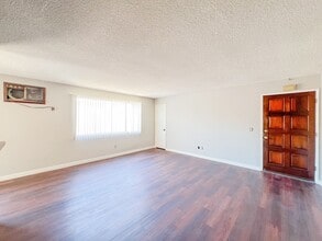 4331 Green Ave, Unit C in Los Alamitos, CA - Building Photo - Building Photo