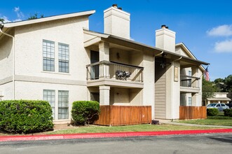 Landera in San Antonio, TX - Foto de edificio - Building Photo