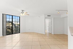 1919 Van Buren St, Unit 418 in Hollywood, FL - Building Photo