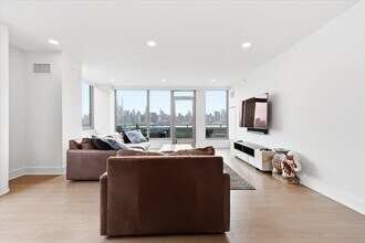 9 Ave at Port Imperial in West New York, NJ - Foto de edificio - Building Photo