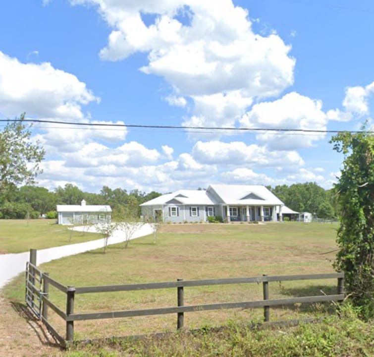 6930 Moran Rd in Palmetto, FL - Foto de edificio