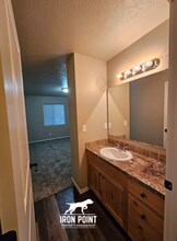 5700 S Summit Creek Way in Boise, ID - Building Photo - Building Photo