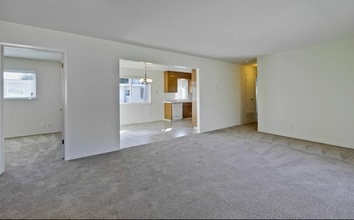 301 College Ave in Palo Alto, CA - Building Photo - Building Photo