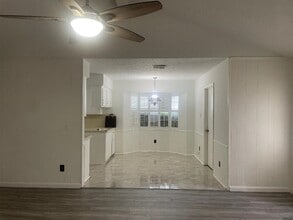 9303 Roos Rd in Houston, TX - Building Photo - Building Photo