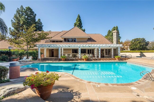 property at 2615 Plaza del Amo