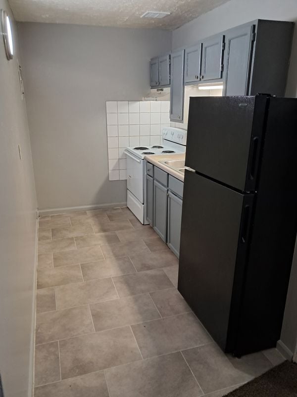 1931 Clinton St in Aurora, CO - Building Photo - Building Photo