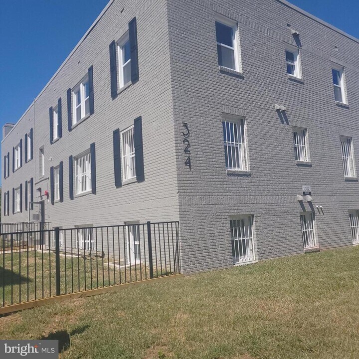 324 61st St NE in Washington, DC - Building Photo