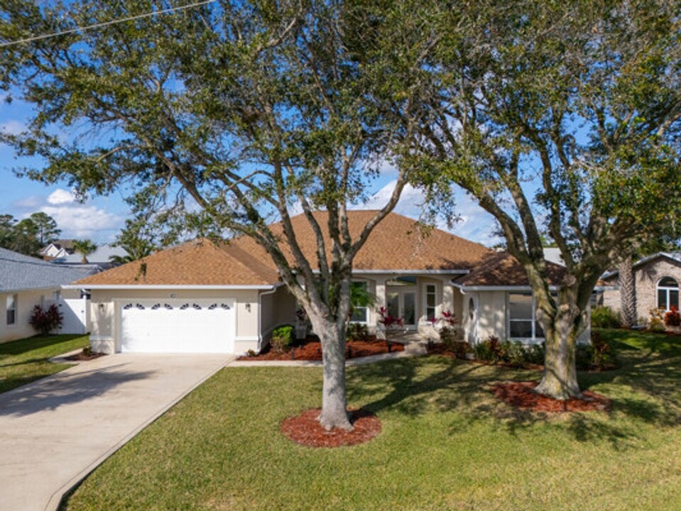 21 Cedarwood Ct in Palm Coast, FL - Building Photo