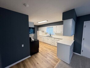 803 N Christy St in Fremont, NE - Foto de edificio - Building Photo