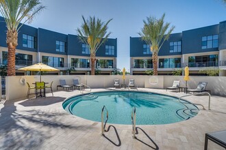 Eclipse Luxury Apartments in Scottsdale, AZ - Building Photo - Building Photo