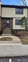 78 Highview Dr in Woodbridge Township, NJ - Building Photo