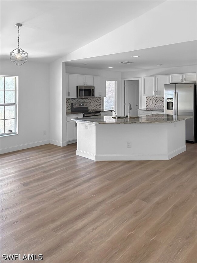 434 NE 5th Ave in Cape Coral, FL - Building Photo - Building Photo