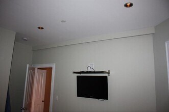 148 Hillside St in Boston, MA - Building Photo - Building Photo