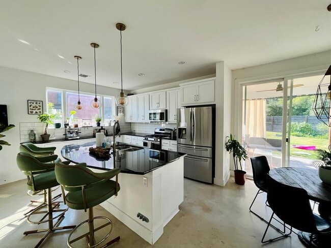 1145 Shady Ln in Austin, TX - Building Photo - Building Photo