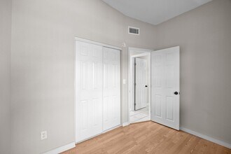 818 28th St Cir E in Bradenton, FL - Building Photo - Building Photo