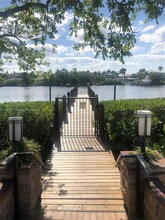 3545 S Ocean Blvd in South Palm Beach, FL - Foto de edificio - Building Photo