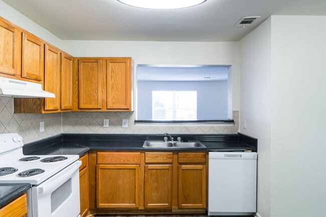 Crescent Pointe Townhomes