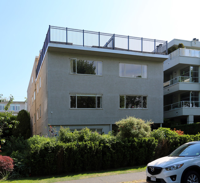 2438 Point Grey Rd in Vancouver, BC - Building Photo - Building Photo