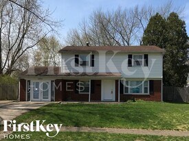 10153 Lawnhaven Dr in Indianapolis, IN - Building Photo