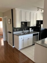 2623 Antonio Dr, Unit 2nd floor in Camarillo, CA - Foto de edificio - Building Photo