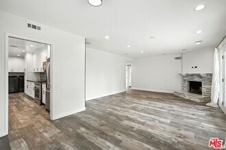 6137 Laurelgrove Ave in Los Angeles, CA - Building Photo - Building Photo