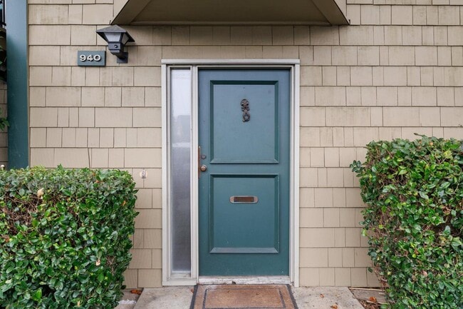 property at 940 Peninsula Ave