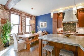 2608 N Dayton St in Chicago, IL - Foto de edificio - Building Photo