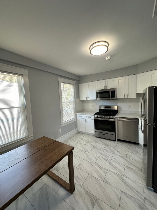 517 Washington St, Unit 1 in Boston, MA - Foto de edificio - Building Photo