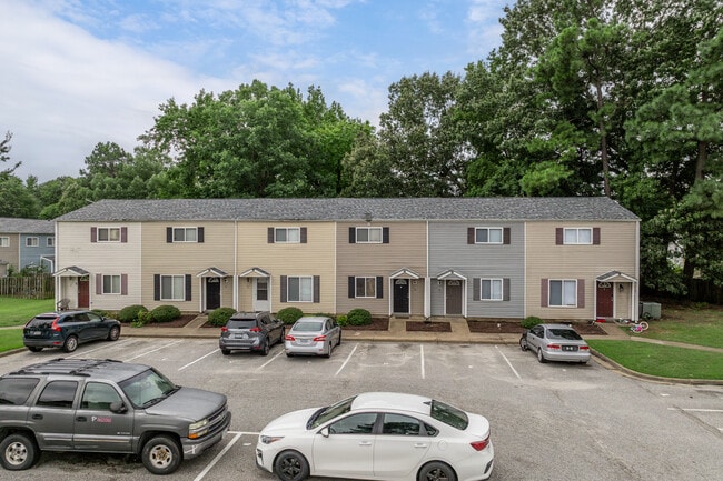 158 Delmar Ln in Newport News, VA - Building Photo - Building Photo