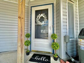 1425 E Ocean View Ave in Norfolk, VA - Foto de edificio - Building Photo