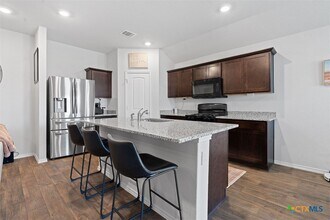 113 Lily Pond Trl in San Marcos, TX - Building Photo - Building Photo