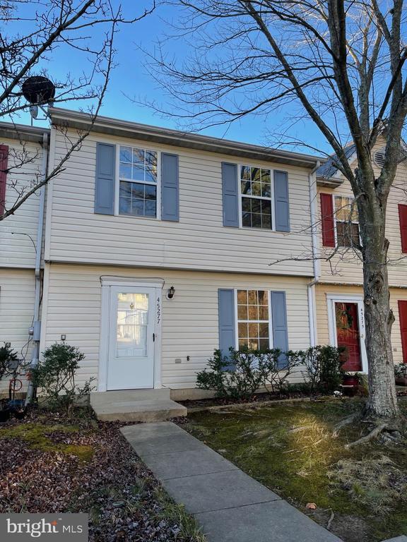 property at 45277 Keyport Ct
