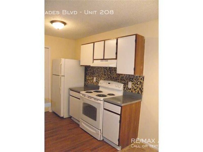 2202 Cascades Blvd-Unit -Unit 208 in Kissimmee, FL - Building Photo - Building Photo