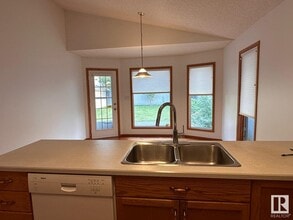 643 Jenner Cove NW in Edmonton, AB - Building Photo - Building Photo