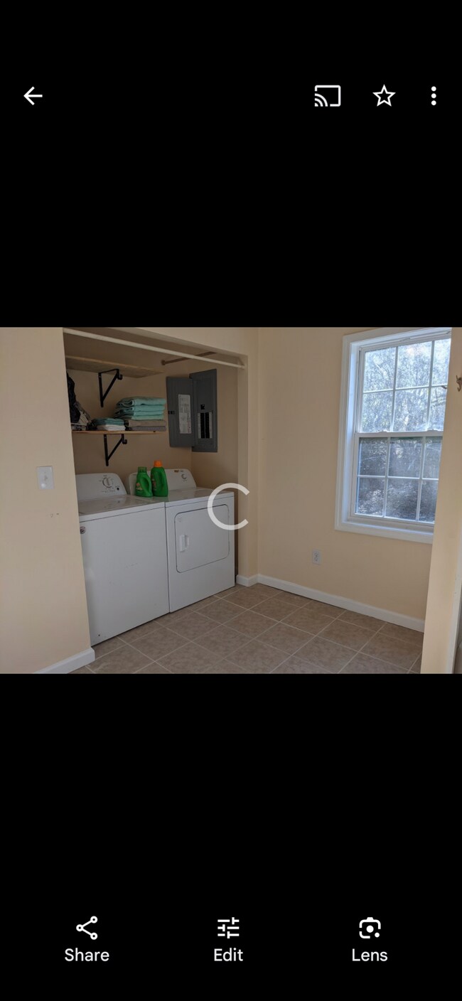 1446 Bettis Academy Rd in Trenton, SC - Foto de edificio - Building Photo