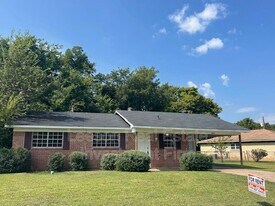 1409 N Gibson Cir in Bossier City, LA - Building Photo