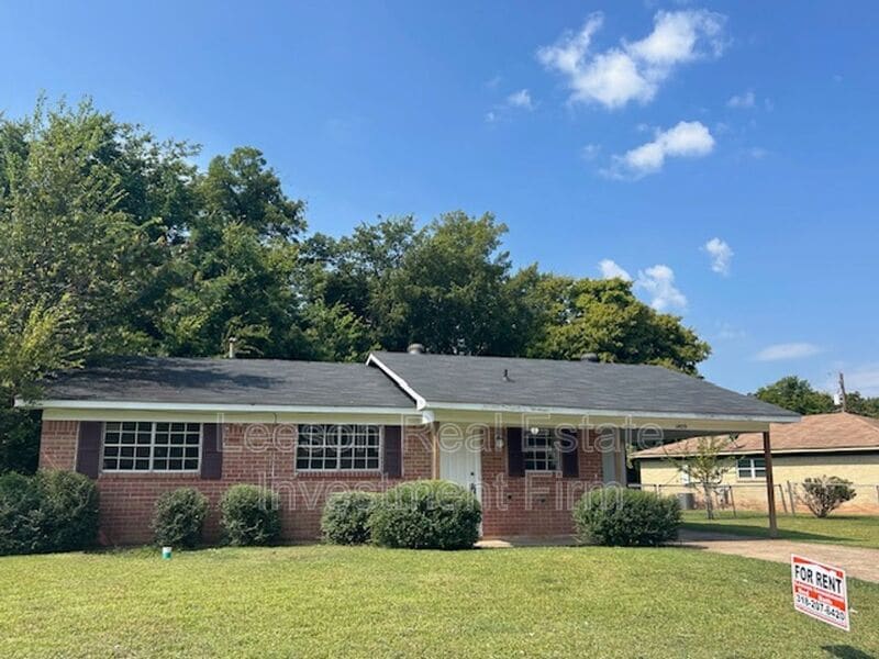 1409 N Gibson Cir in Bossier City, LA - Building Photo