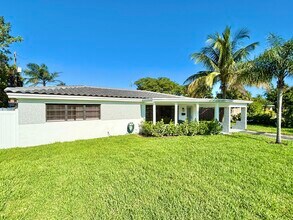 2201 NE 5th Ave in Boca Raton, FL - Building Photo - Building Photo