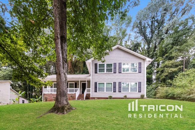 property at 818 Huntington Way NW