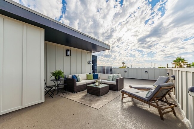 property at 11841 Runnymede St