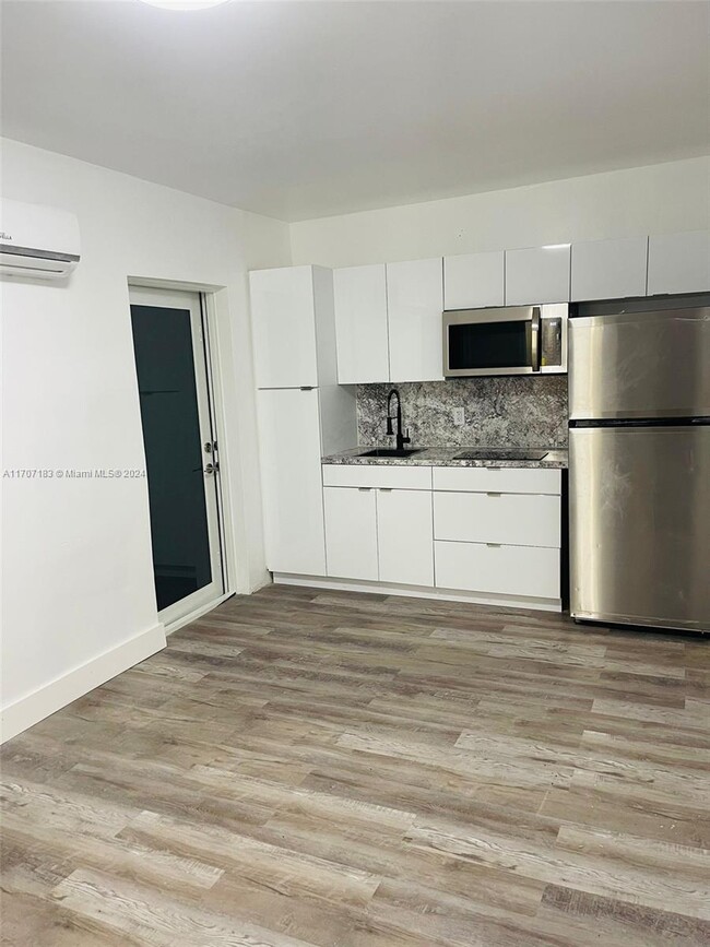 16052 NE 3rd Ave-Unit -0 in Miami, FL - Building Photo - Building Photo