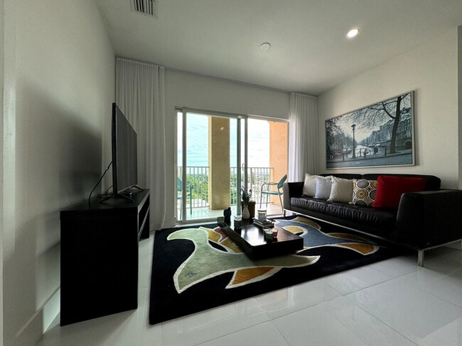 2280 SW 32nd Ave, Unit SI ID1056261P in Miami, FL - Foto de edificio - Building Photo