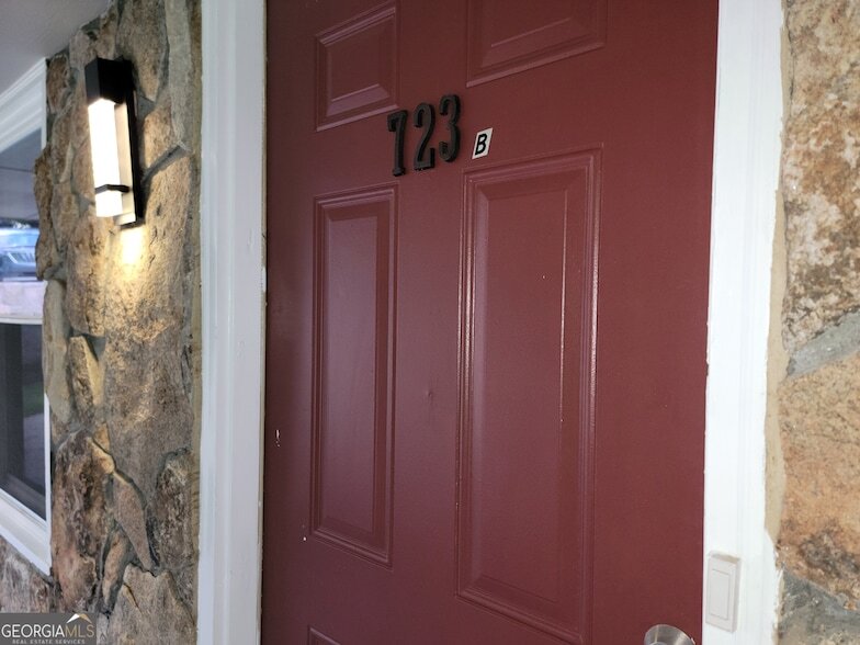 723 Ford Pl in Scottdale, GA - Building Photo