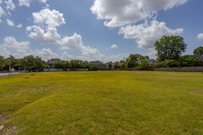 The Langley in Houston, TX - Foto de edificio - Building Photo