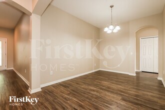 734 Star Pointe Dr in Seffner, FL - Building Photo - Building Photo